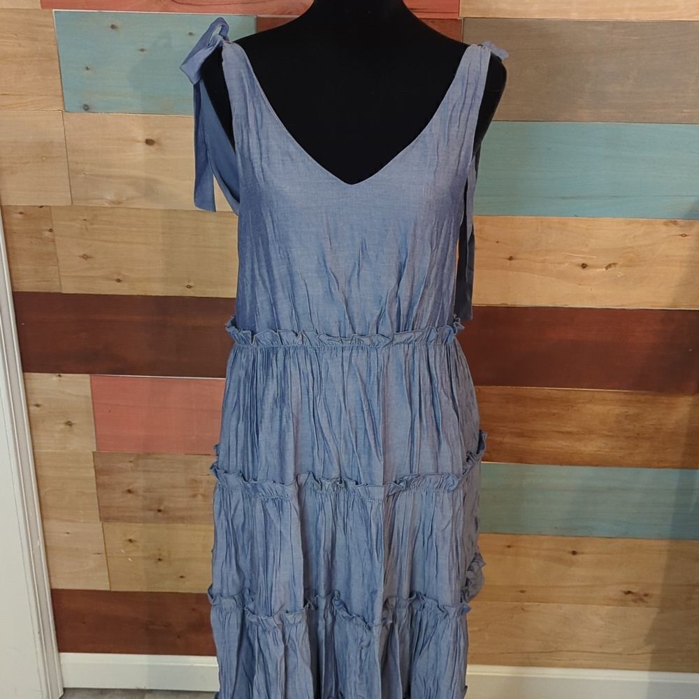 Nwt medium big hit lined dress ties at shoulder